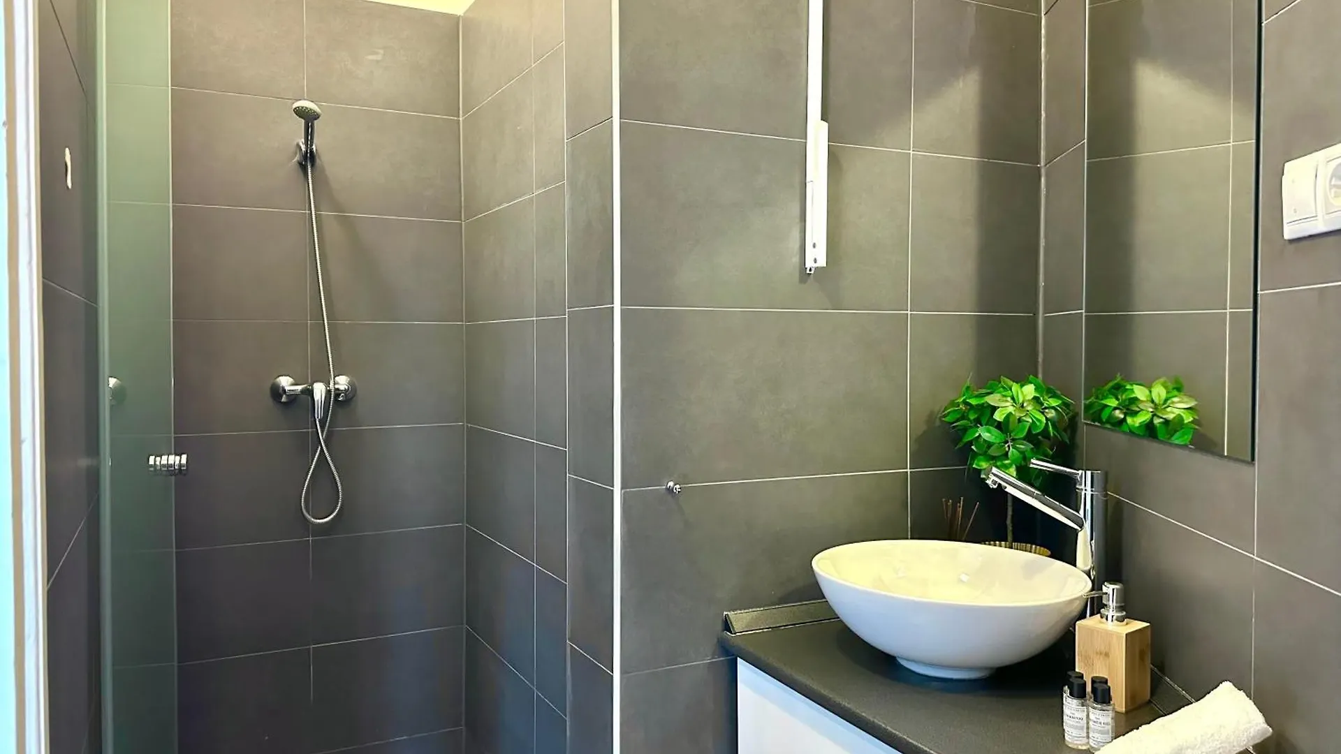 Deluxe 2-Bedroom With Sauna And Ac Budapest